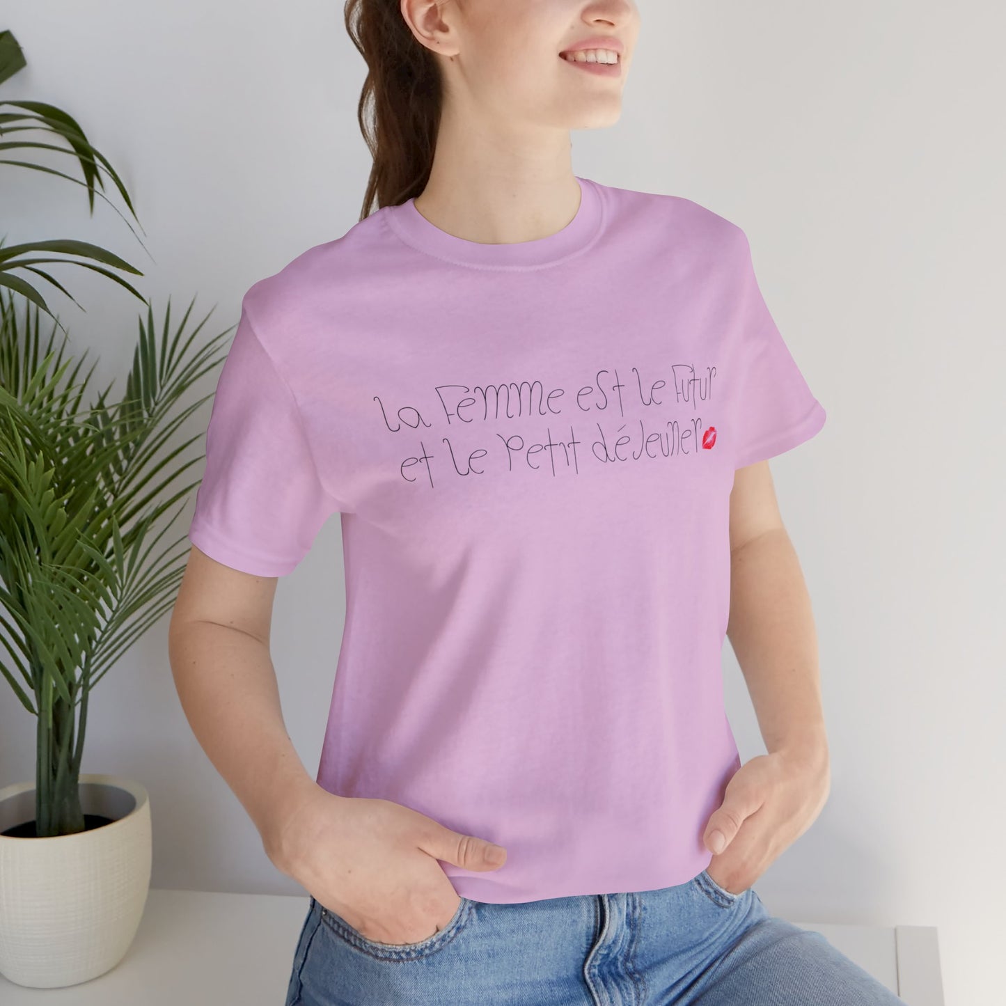 La Femme est le Futur et Le Petit Déjeuner T-Shirt