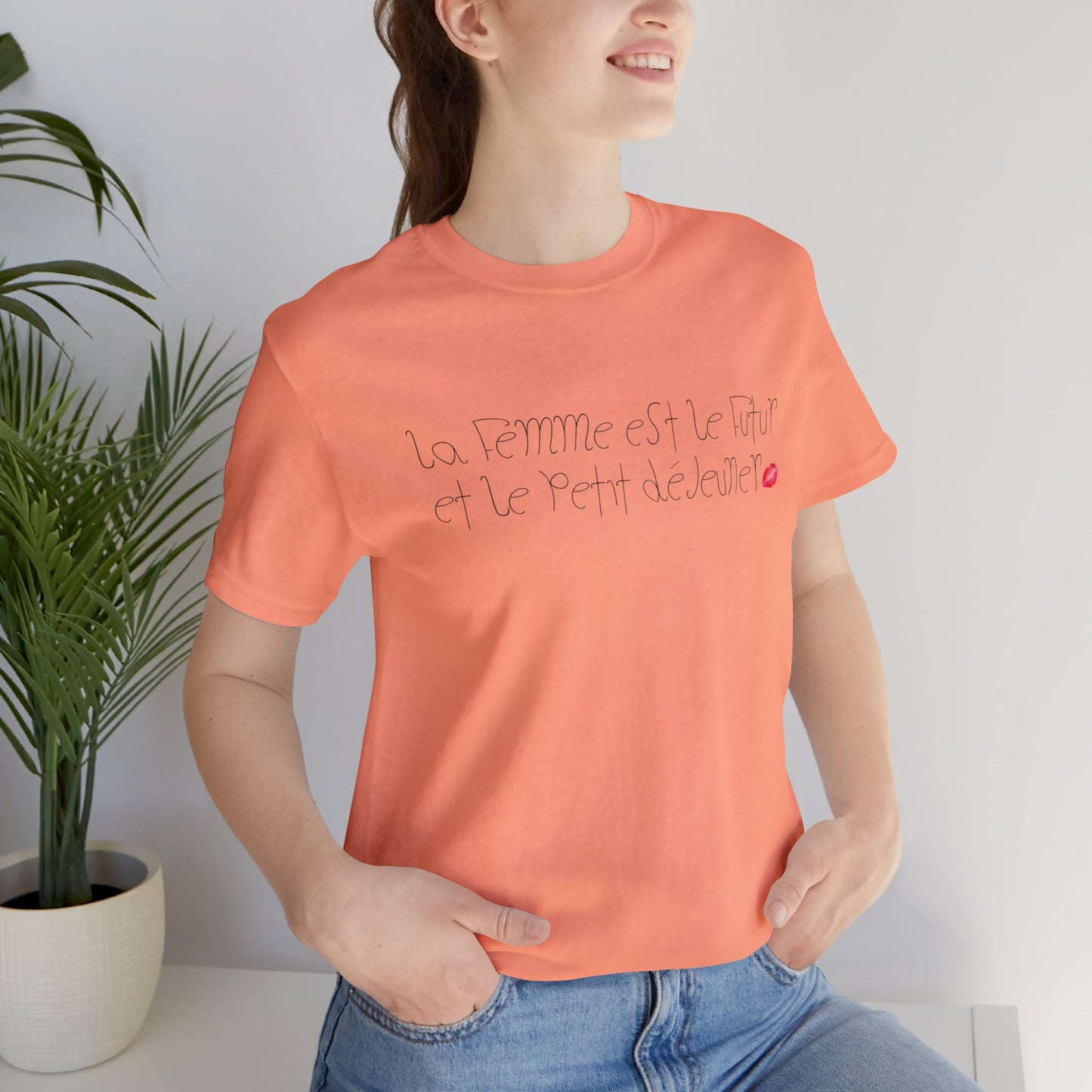 La Femme est le Futur et Le Petit Déjeuner T-Shirt