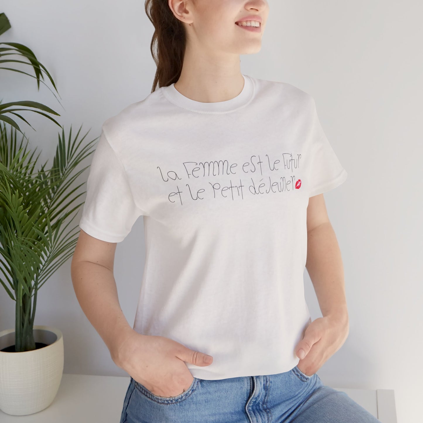La Femme est le Futur et Le Petit Déjeuner T-Shirt