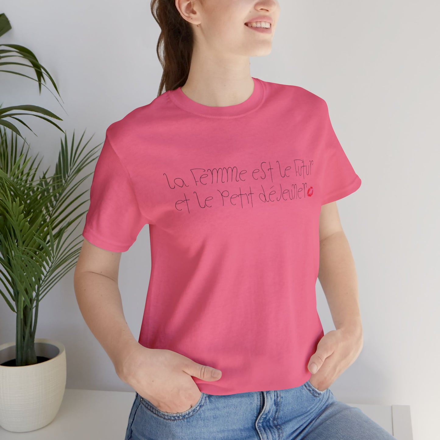 La Femme est le Futur et Le Petit Déjeuner T-Shirt
