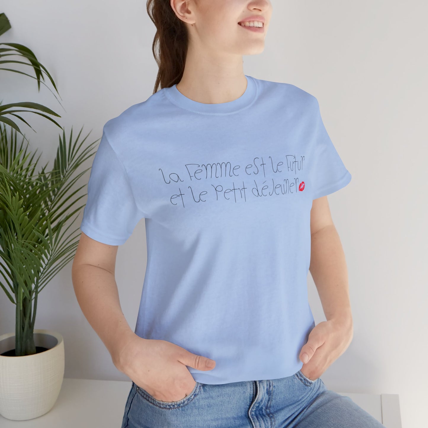 La Femme est le Futur et Le Petit Déjeuner T-Shirt